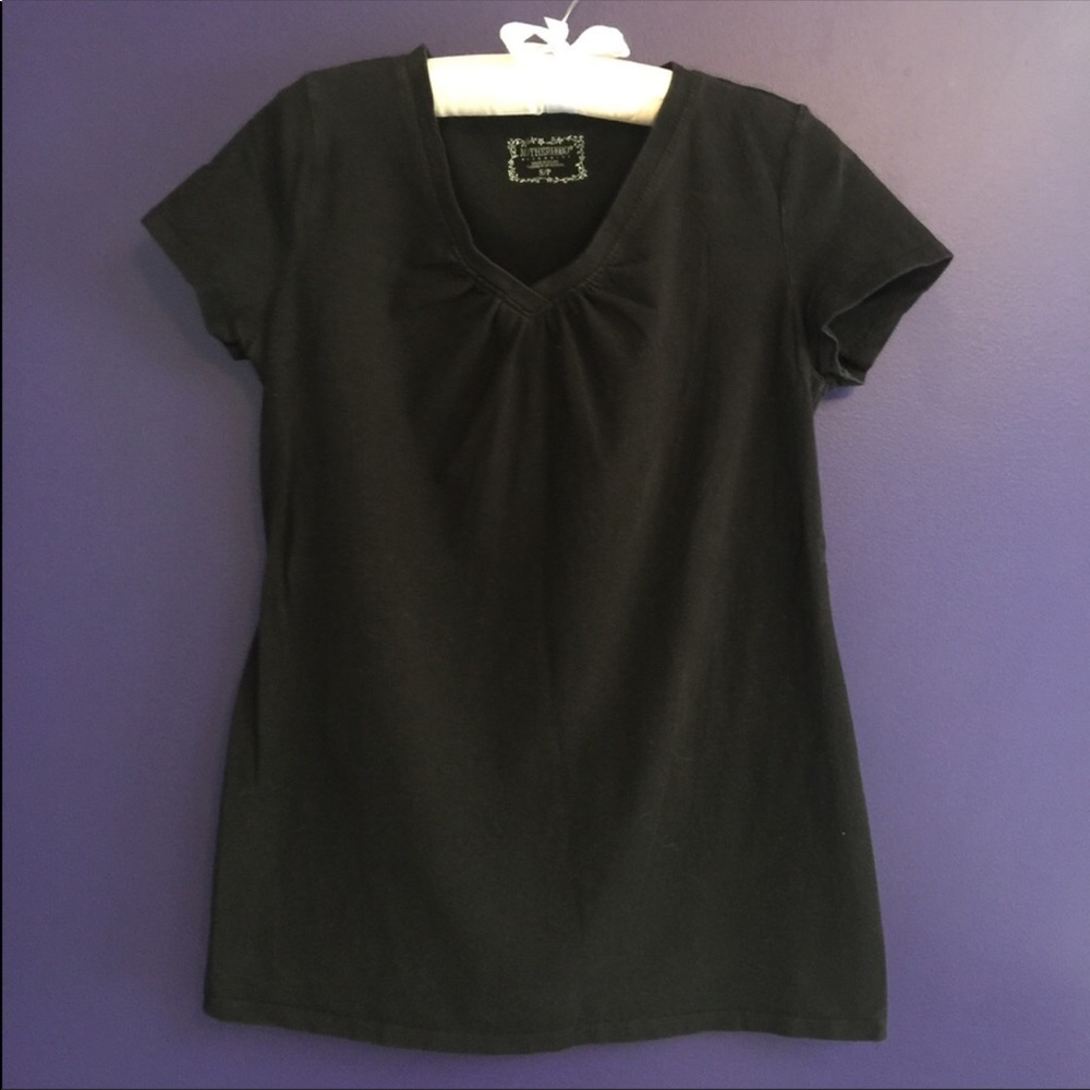 Motherhood maternity t shirt size M